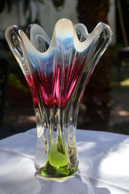 LARGE PINK AND GREEN CZECH ART GLASS CHRIBSKA SCULPTURE DESIGNED BY PROF JOSEF HOSPODKA IN THE 1970s