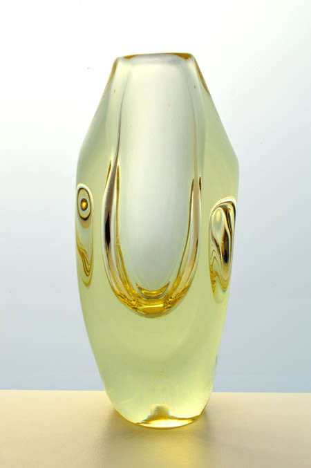 MAGNIFICENT ZBS CZECH ART GLASS SCULPTURAL VASE, DESIGN PROF MILOSLAV KLINGER (1922-1999)