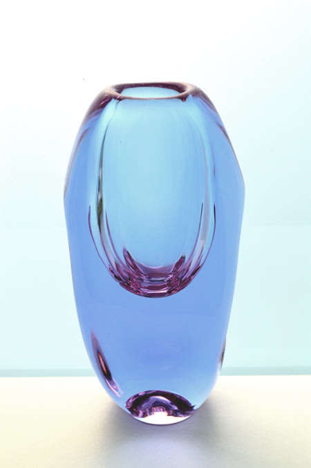MAGNIFICENT ZBS CZECH ART GLASS SCULPTURAL VASE, DESIGN PROF MILOSLAV KLINGER (1922-1999)