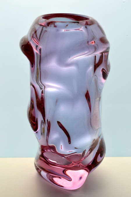 MAGNIFICENT ZBS CZECH ART GLASS SCULPTURAL VASE, DESIGN PROF MILOSLAV KLINGER (1922-1999)