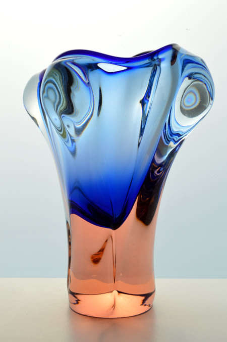 MAGNIFICENT CZECH ART GLASS CHRIBSKA SCULPTURAL VASE DESIGN : PROF JOSEF HOSPODKA IN THE MID 1970s