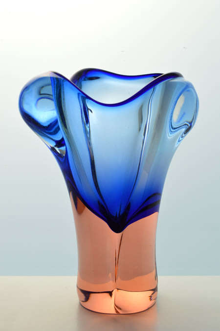MAGNIFICENT CZECH ART GLASS CHRIBSKA SCULPTURAL VASE DESIGN : PROF JOSEF HOSPODKA IN THE MID 1970s