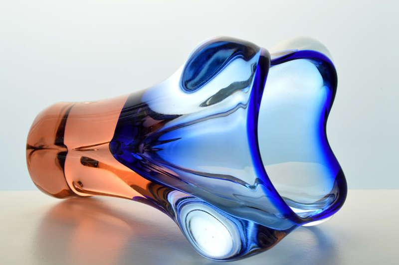 MAGNIFICENT CZECH ART GLASS CHRIBSKA SCULPTURAL VASE DESIGN : PROF JOSEF HOSPODKA IN THE MID 1970s