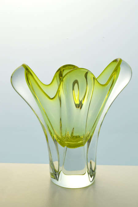 MAGNIFICENT CZECH ART GLASS CHRIBSKA SCULPTURAL VASE DESIGN : PROF JOSEF HOSPODKA IN THE MID 1970s
