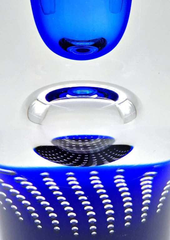 A LARGE CZECH 21ST CENTURY DAZZLING COBALT BLUE ART GLASS VASE WITH FINE CONTROLLED BUBBLES