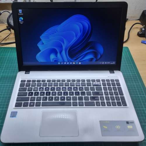 Asus Vivobook Intel Core i5-8250U 8th Gen 4GB Ram 500GB HDD
