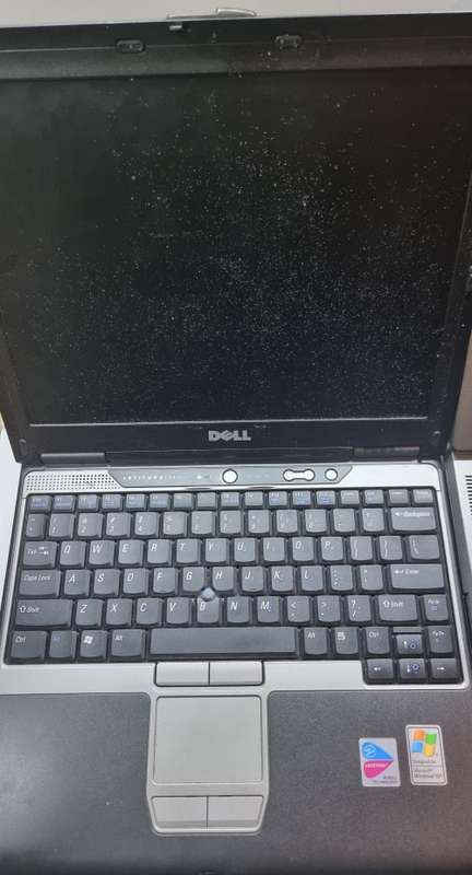3 x Dell Latitude laptops *For spares or repairs*