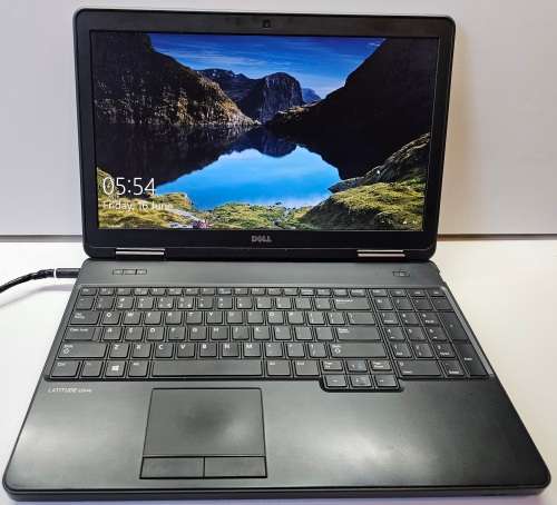 Dell Latitude E5540 i5-4310U 8GB RAM 256GB SSD