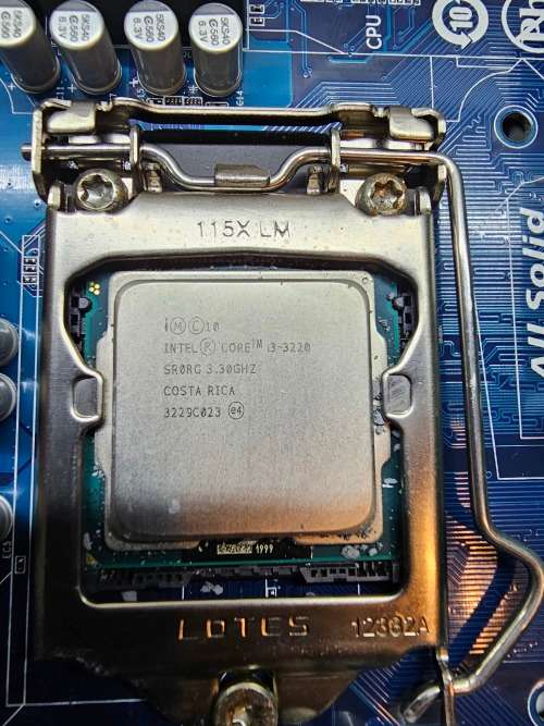 Intel Core i3-3220 - Gigabyte motherboard - 4GB DDR3 RAM