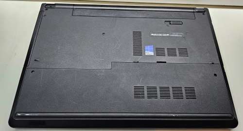 Dell Vostro 3558 - Intel Core i3-4005U - 8GB RAM - 256GB SSD - !No charger!