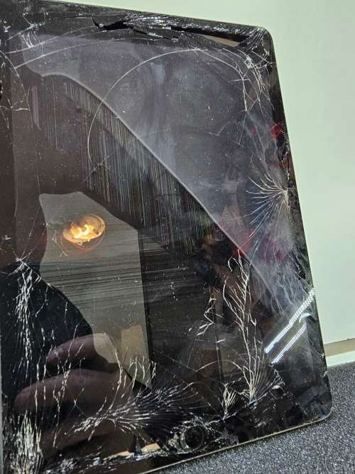 iPad A2270 !Spares or Repairs!