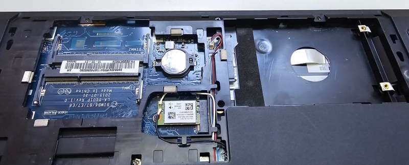 2 x Lenovo E51 i7-6500u 8GB RAM 256GB SSD !One faulty no ram, hdd or battery!