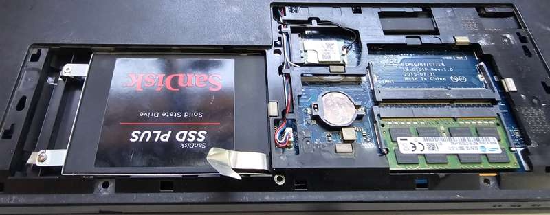 2 x Lenovo E51 i7-6500u 8GB RAM 256GB SSD !One faulty no ram, hdd or battery!