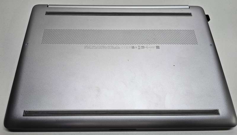 HP 15s Ryzen 7 5700U with Radeon Graphics 8GB RAM 512GB NVME SSD