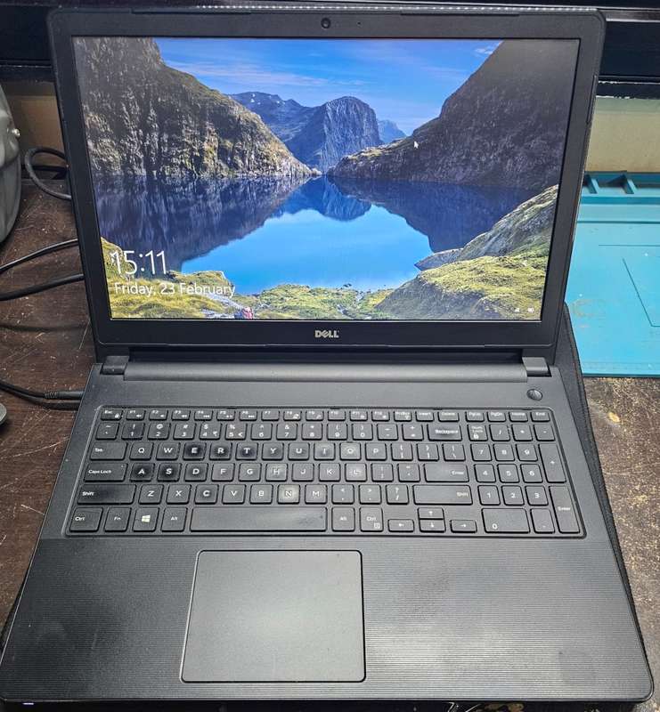 Dell Vostro 3559 i5-6200U(6th gen) 8GB RAM 256GB SSD
