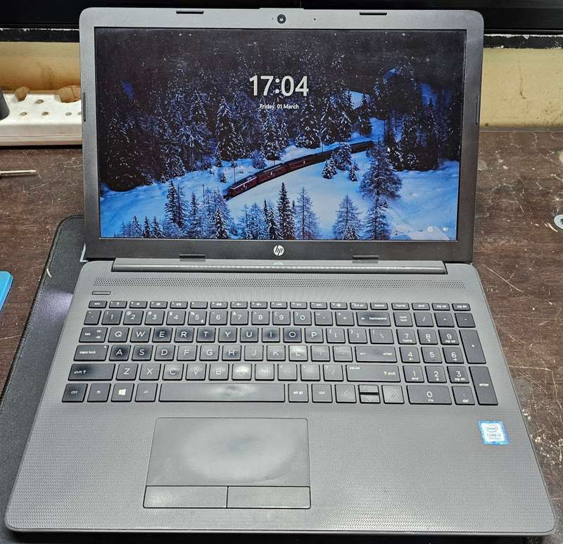 HP 250 G7 i5-8265U (8th gen) 8GB RAM 256GB Nvme SSD *New battery*