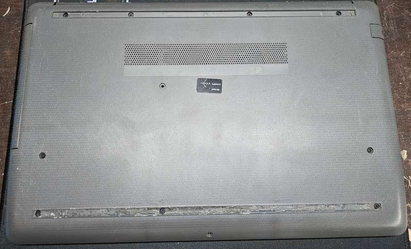 HP 250 G7 i5-8265U (8th gen) 8GB RAM 256GB Nvme SSD *New battery*