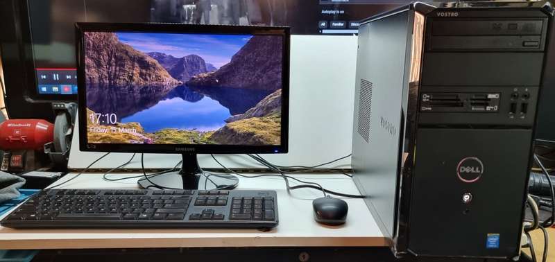 Dell Vostro 3900 Desktop with 19inch screen, keyboard and mouse