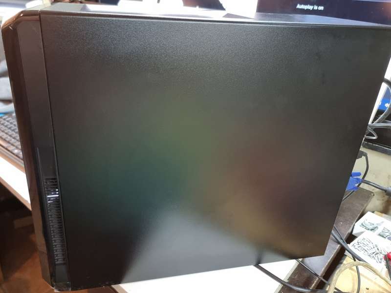 Dell Vostro 3900 Desktop with 19inch screen, keyboard and mouse
