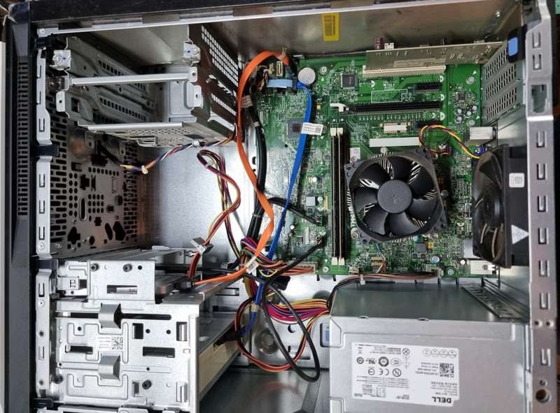Dell Vostro 3900 Desktop with 19inch screen, keyboard and mouse