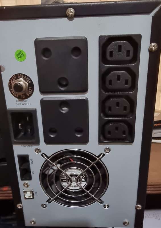 RCT 3000VA UPS !new batteries needed!