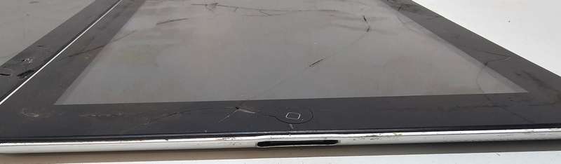 2 x Apple iPad 2 16GB WiFi and 3G !Spares or Repairs!