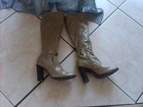 WOOLWORTHS LEATHER KNEE HIGH BOOTS,HIGH HEEL,SIZE 3 R50.00