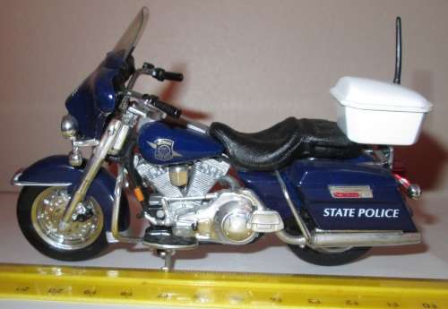 HARLEY DAVIDSON STATE POLICE BIKE