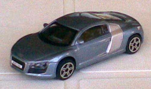 AUDI R8 1/43 MINT