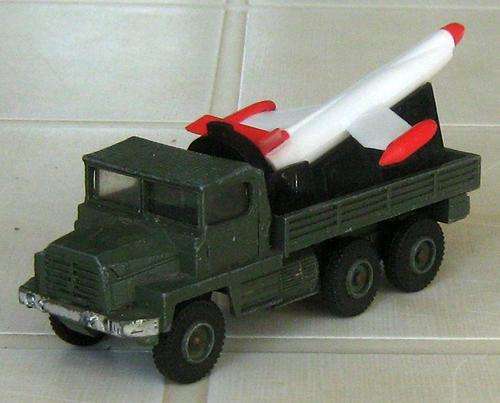 DINKY 620 BERLIET GAZELLE ROCKET LAUNCHER WITH ROCKET