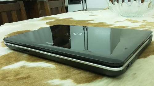 ***SUPER ELEGANT***FUJITSU LIFEBOOK AH531 (Dual Core 1.5Ghz,full HD, 2gb ram ,320gb HDD ,win7)