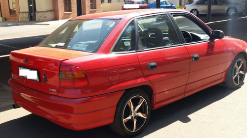 OPEL ASTRA 200IE EURO 1999 MODEL WITH ONLY 188000KM!!! IMMACULATE JUST BEEN SERVICED