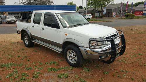 NISSAN HARDBODY 4X4 3.0 V6