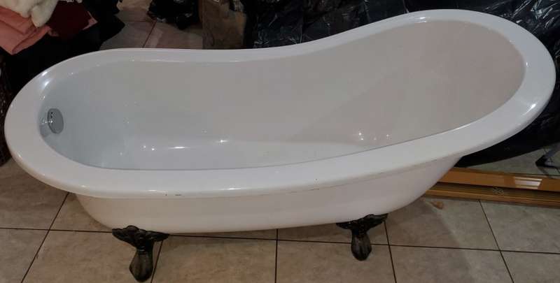 Luxurious Freestanding Bathtub for Sale - Unused