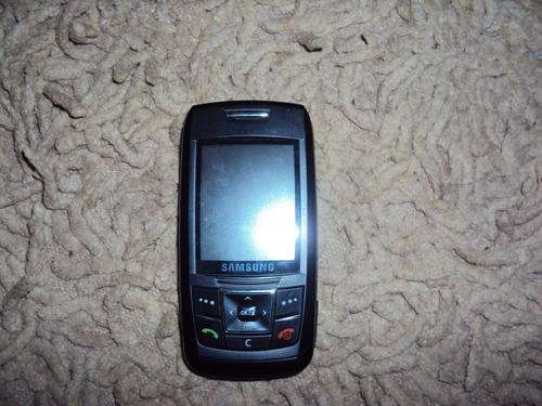 SAMSUNG E250 WITH CHARGER