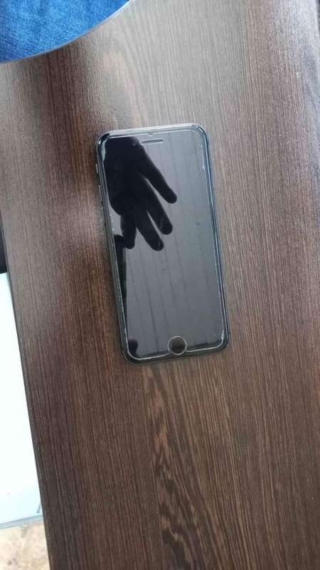 Iphone 8 64Gb Pre-owned. Excellent Condition. Good as new. Minor scrathces