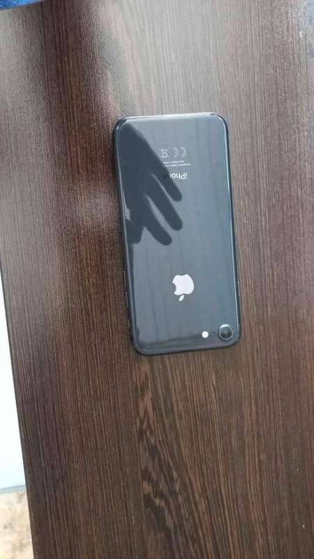 Iphone 8 64Gb Pre-owned. Excellent Condition. Good as new. Minor scrathces