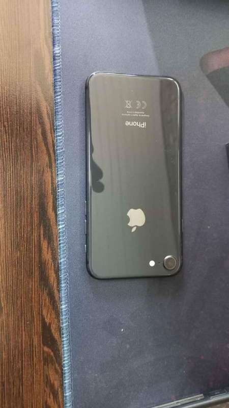 Iphone 8 64Gb Pre-owned. Excellent Condition. Good as new. Minor scrathces