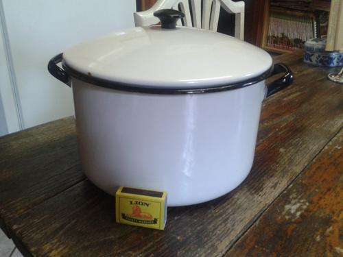 Large Vintage Vollrath ware 21 cups Enamel pot