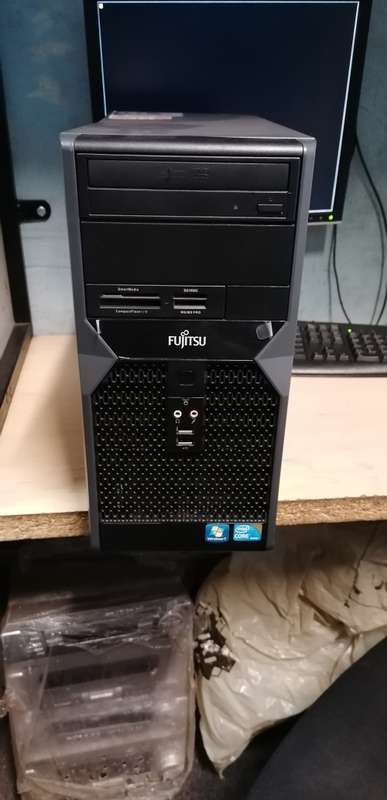Business Fujitsu Siemens PC, i3 CPU, 8G Ram, 1TB, 1GB Graphic Card, DVD Dual Layer, worth R7000