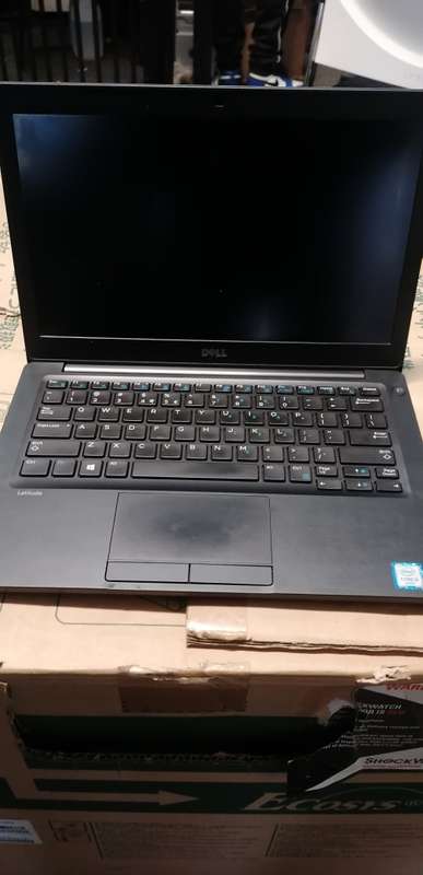 Monster Dell Latitude 7280. Compute like a pro. i5, 256 Nvem, 8gb ram Windows 10
