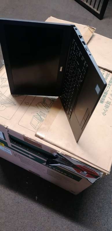 Monster Dell Latitude 7280. Compute like a pro. i5, 256 Nvem, 8gb ram Windows 10