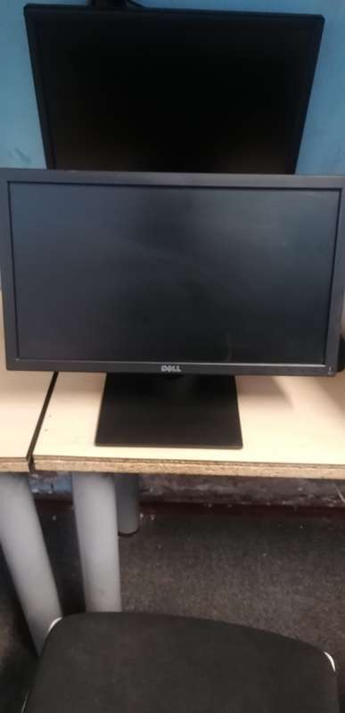 Monster Dell LED Monitor E2016H, HDMI, VGA, Power Cable, 1920x1980 Display Worth Price R2500