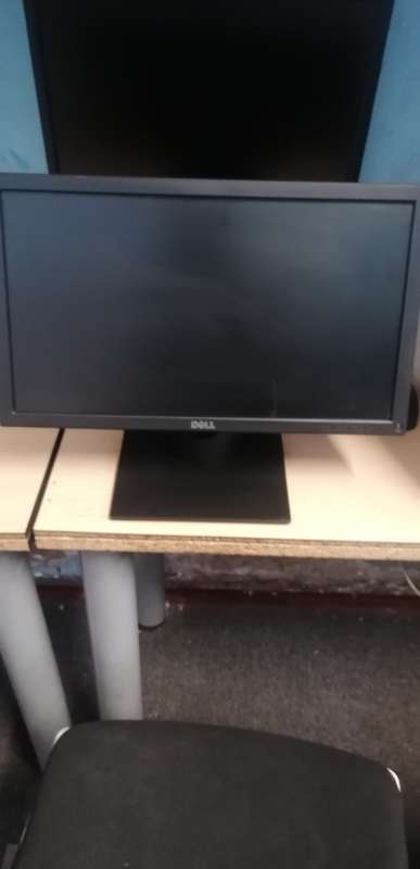 Monster Dell LED Monitor E2016H, HDMI, VGA, Power Cable, 1920x1980 Display Worth Price R2500