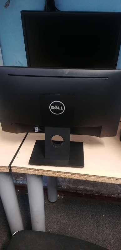 Monster Dell LED Monitor E2016H, HDMI, VGA, Power Cable, 1920x1980 Display Worth Price R2500