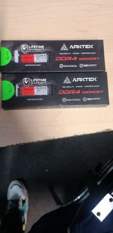 Gaming Arktek 8GB (2 x 8GB) DDR4-2400MHz  Black and Red Laptop Memory8GB DDR4 PC-2400 Worth R2000