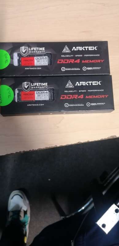 Gaming Arktek 8GB (2 x 8GB) DDR4-2400MHz  Black and Red Laptop Memory8GB DDR4 PC-2400 Worth R2000