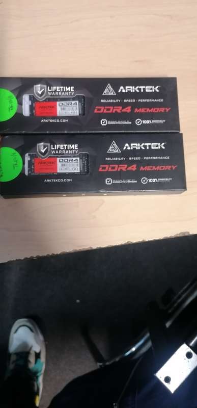 Gaming Arktek 8GB (2 x 8GB) DDR4-2400MHz  Black and Red Laptop Memory8GB DDR4 PC-2400 Worth R2000