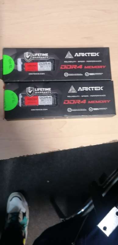 Gaming Arktek 8GB (2 x 8GB) DDR4-2400MHz  Black and Red Laptop Memory8GB DDR4 PC-2400 Worth R2000