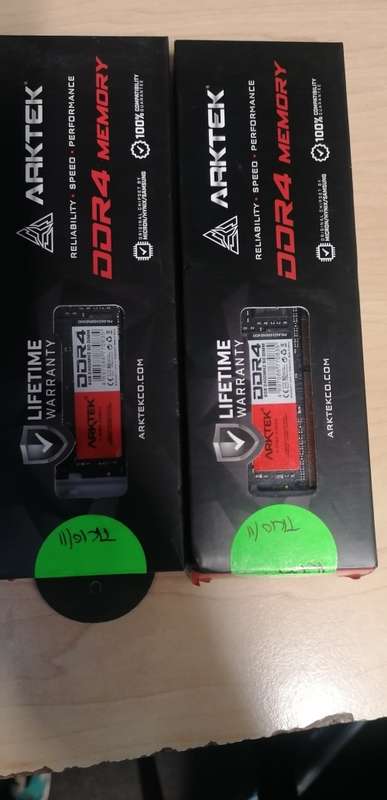 Gaming Arktek 8GB (2 x 8GB) DDR4-2400MHz  Black and Red Laptop Memory8GB DDR4 PC-2400 Worth R2000